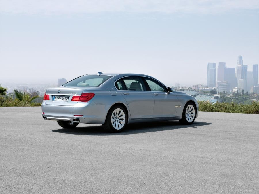  BMW ActiveHybrid 7 2009 года  (фото 21 из 41)